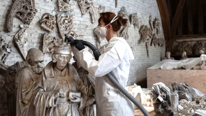 Stad Leuven start restauratie stadhuis (c)_Object_Care_Esther_Maire _lichter.jpg